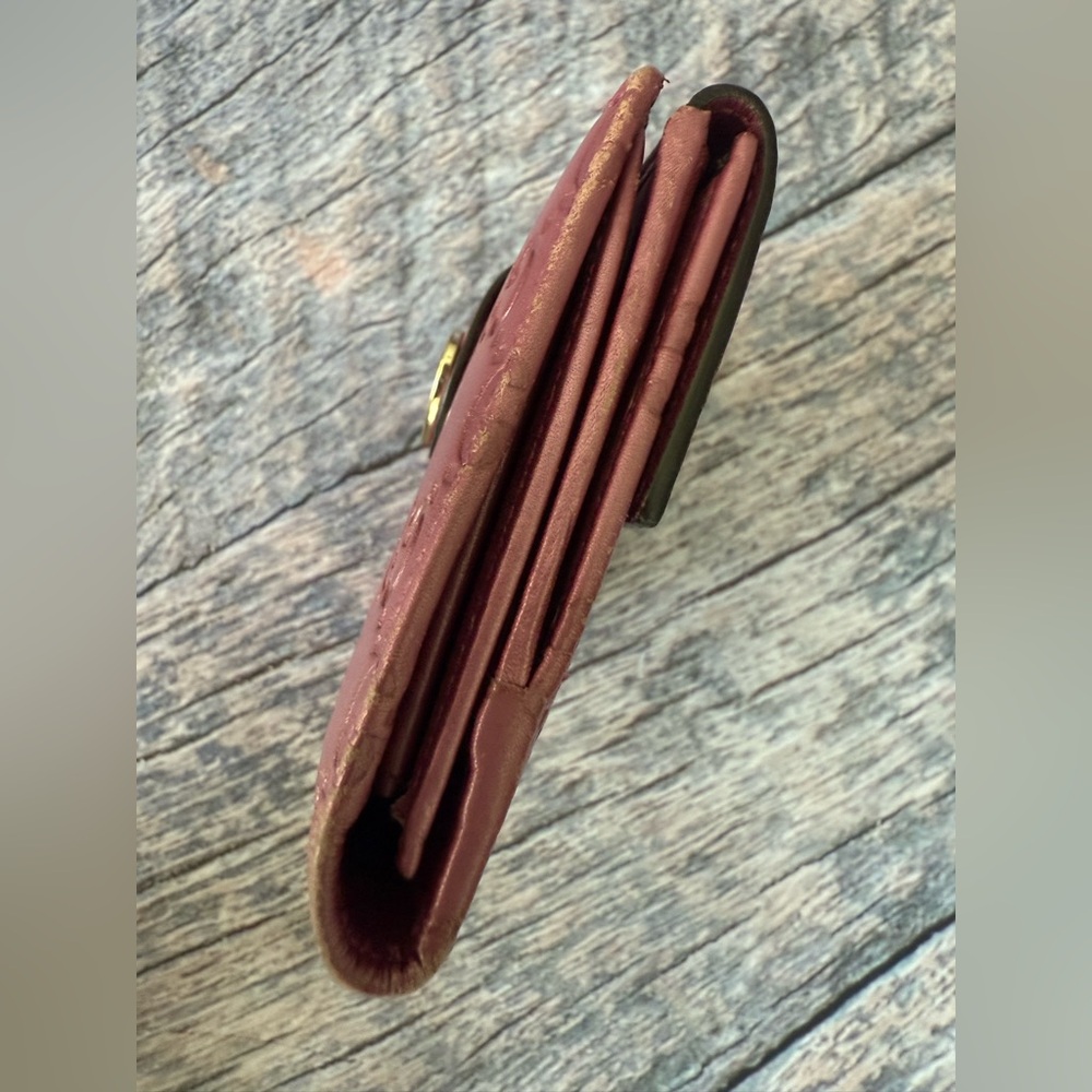 Gucci Rose Embossed Leather Wallet - Picture 2 of 10
